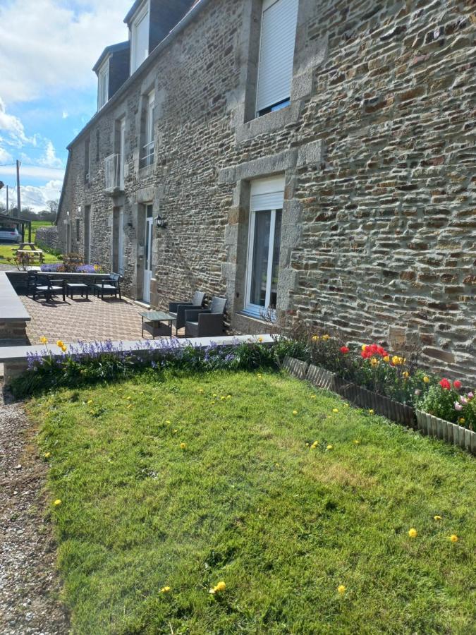 Gites De L'Aumondiere Condé-sur-Noireau Exterior foto