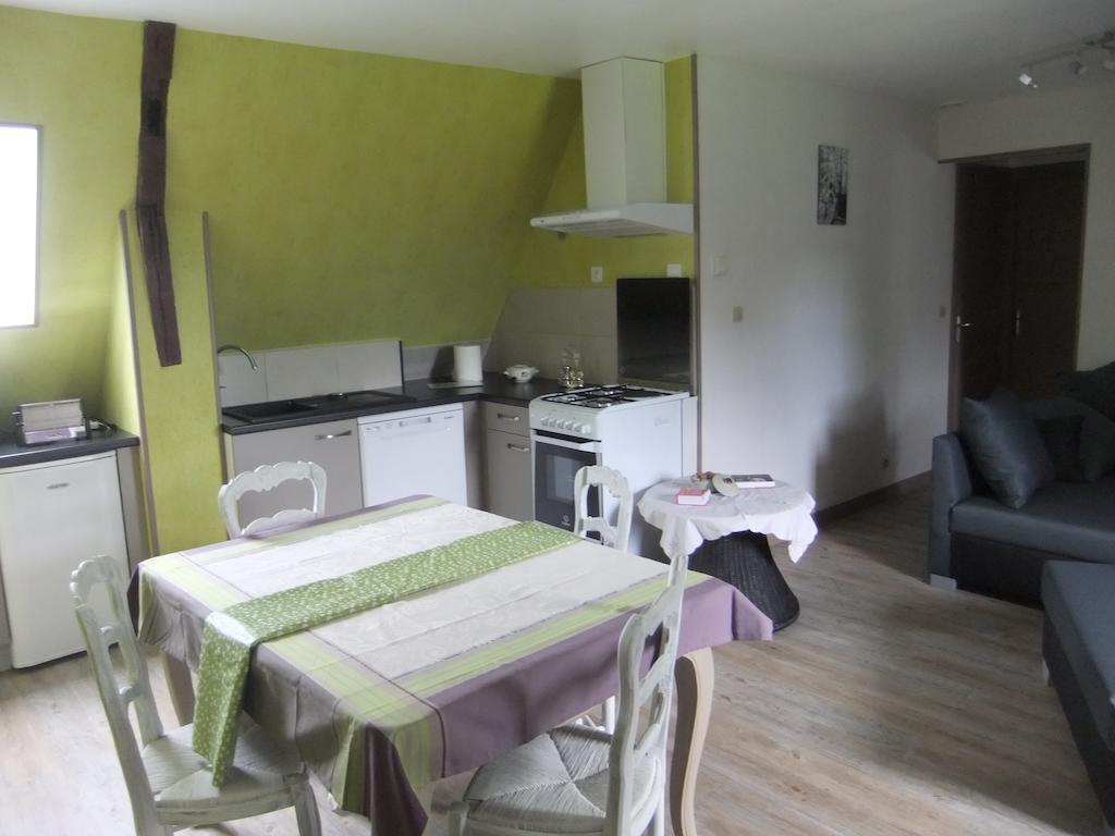 Gites De L'Aumondiere Condé-sur-Noireau Quarto foto
