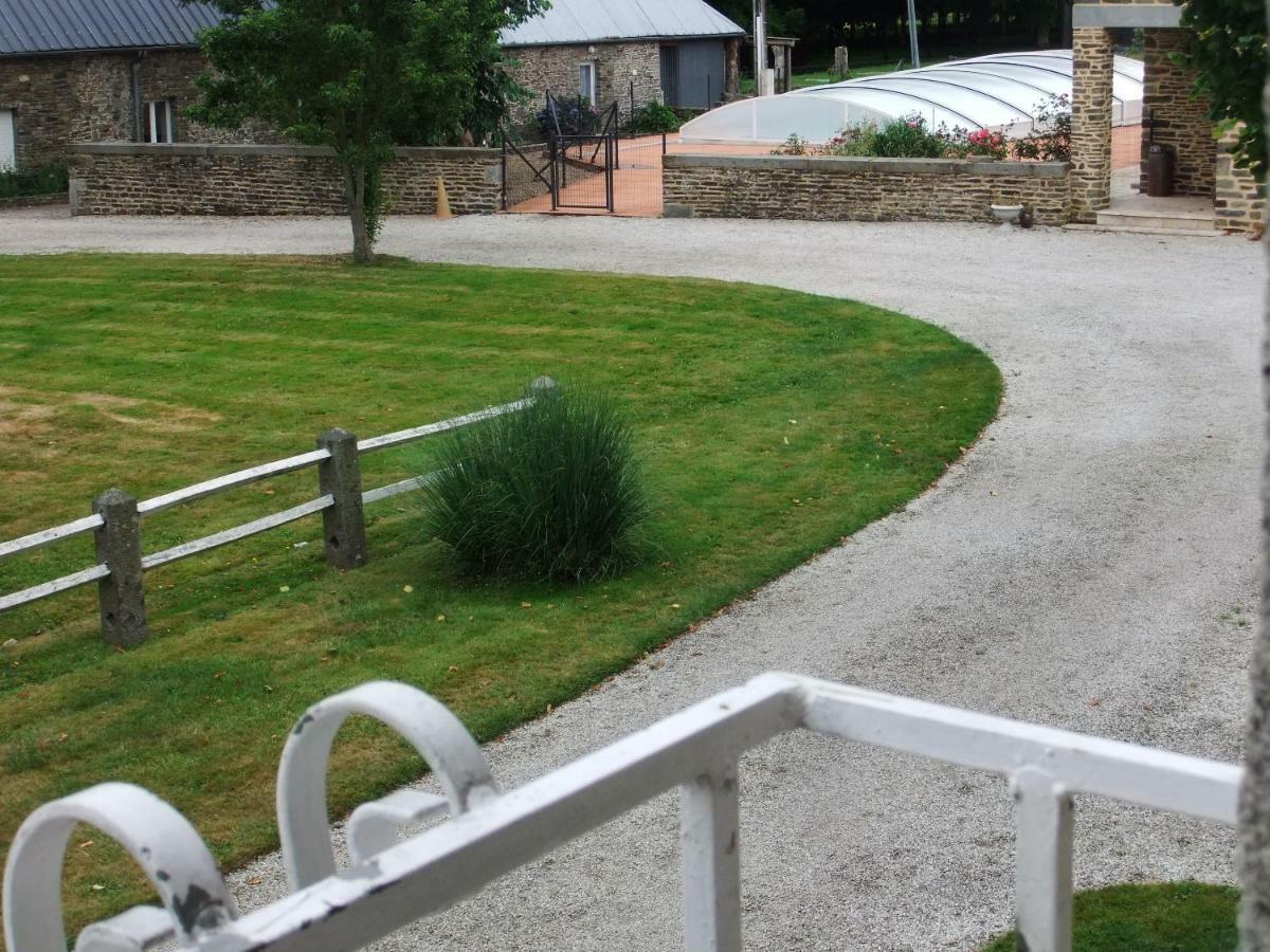 Gites De L'Aumondiere Condé-sur-Noireau Exterior foto